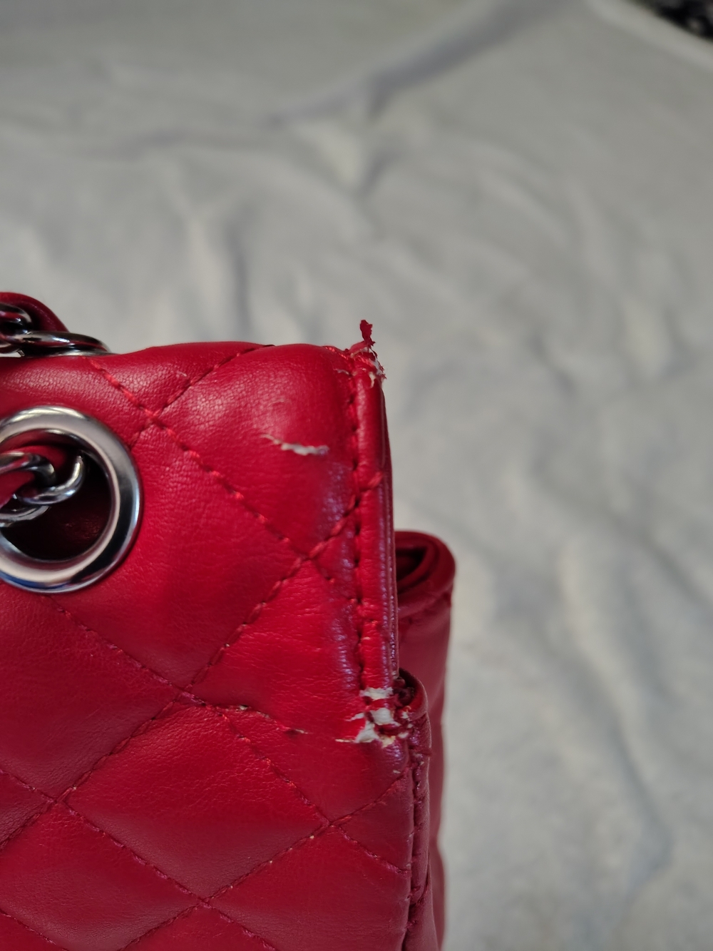 Red Quilted Shoulder Bag with Chain Strap Chanel Copy - Picture 4 of 8